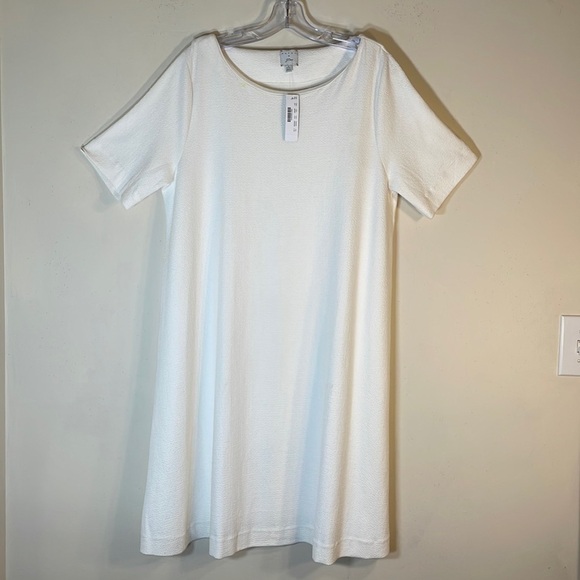 NWT. HATCH X J. Crew L/XL White Textured Short Sleeve Shift Maternity Dress. - Picture 1 of 10